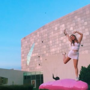 Meet your Posher, Claire